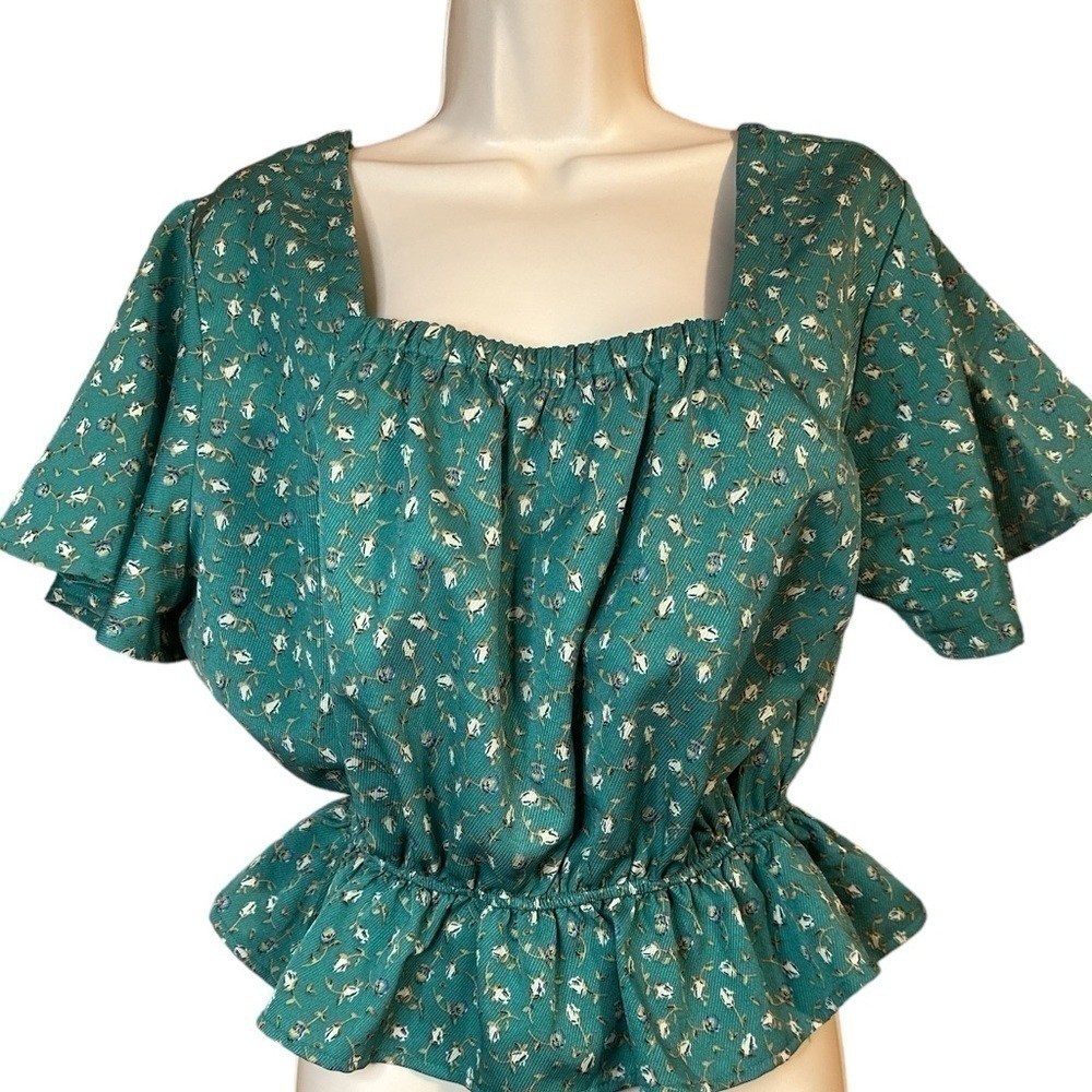 Jon & Anna Contemporary Square Neck Line Ditsy Floral Short Bell Sleeve Blouse